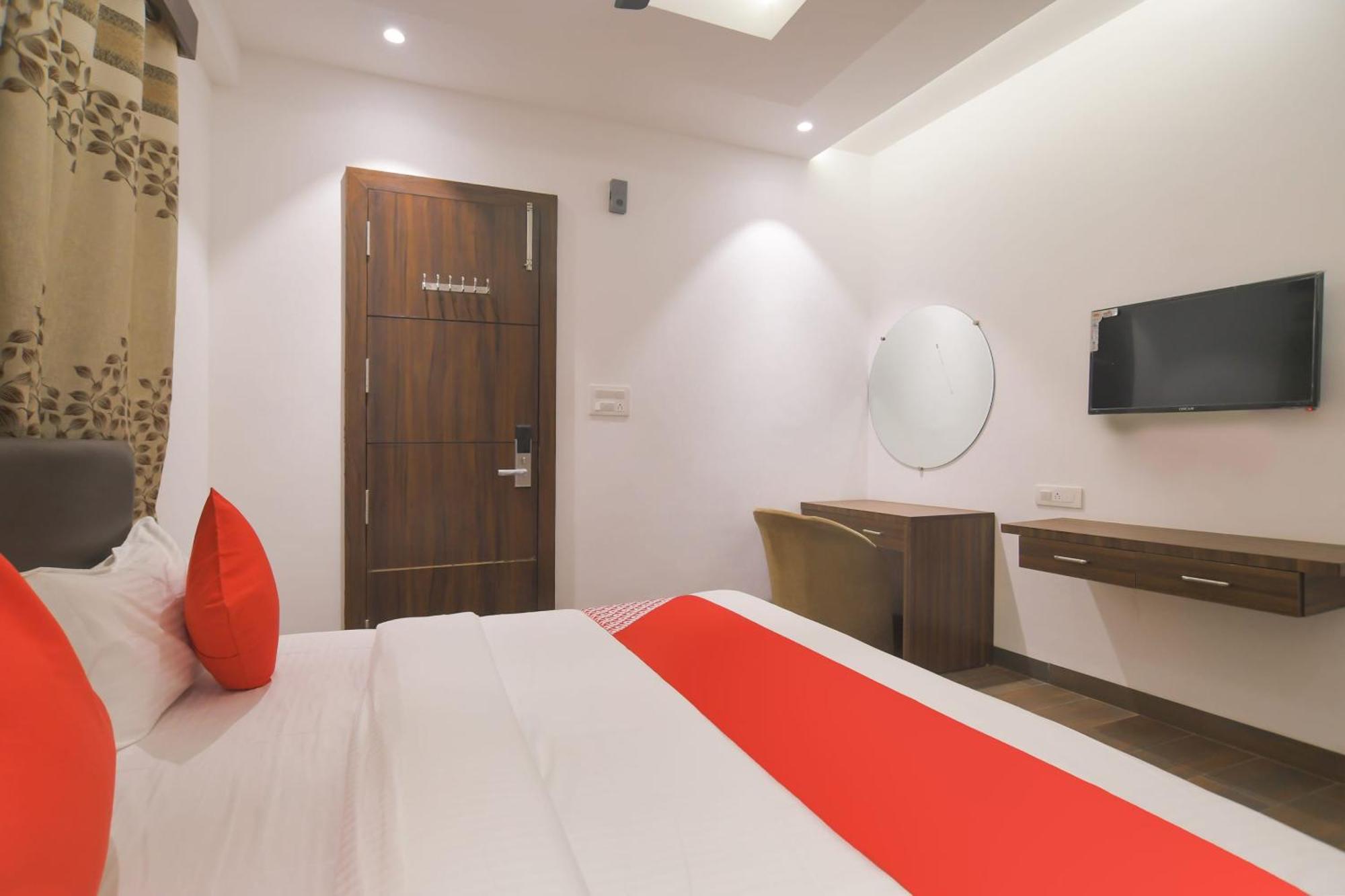 Hotel O Rudraksh Индаур Экстерьер фото